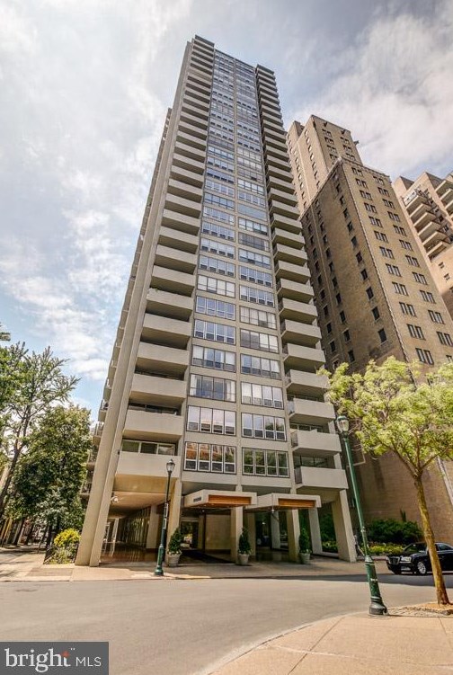 224-30 Rittenhouse Sq, Philadelphia PA 19103 exterior