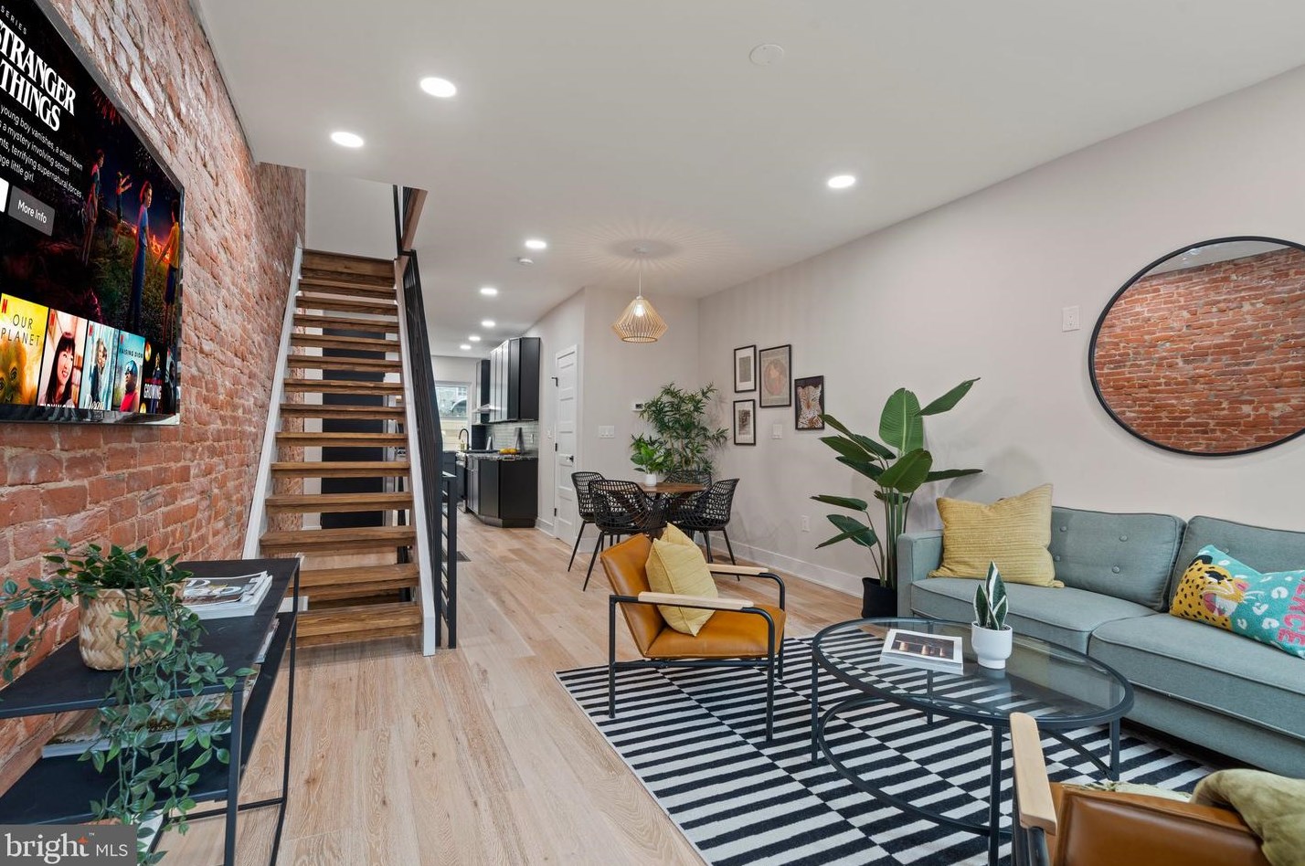 1110 Mercy St, Philadelphia, PA 19148
