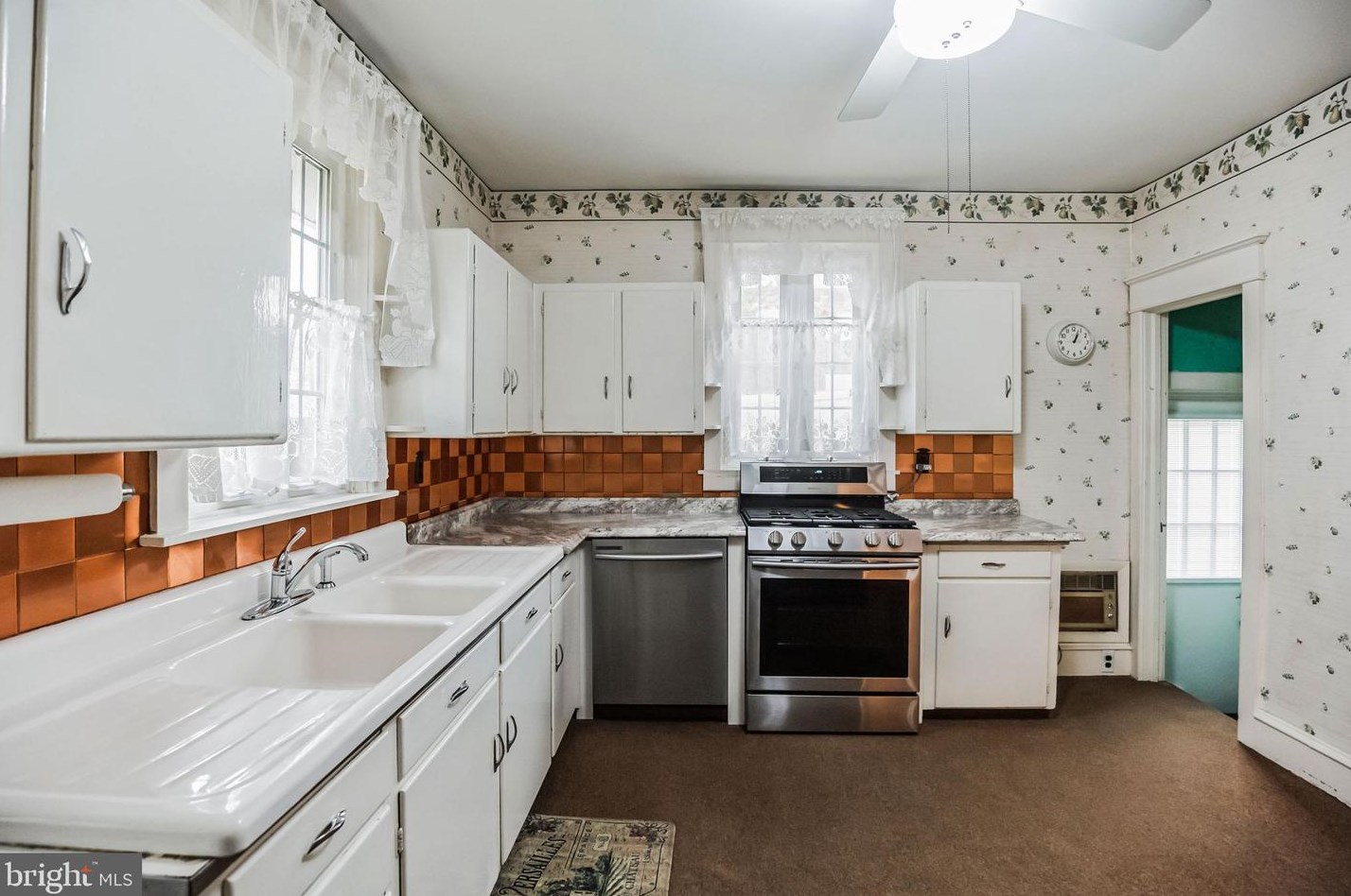 4137 Howell St, Philadelphia PA 19135-3913 exterior