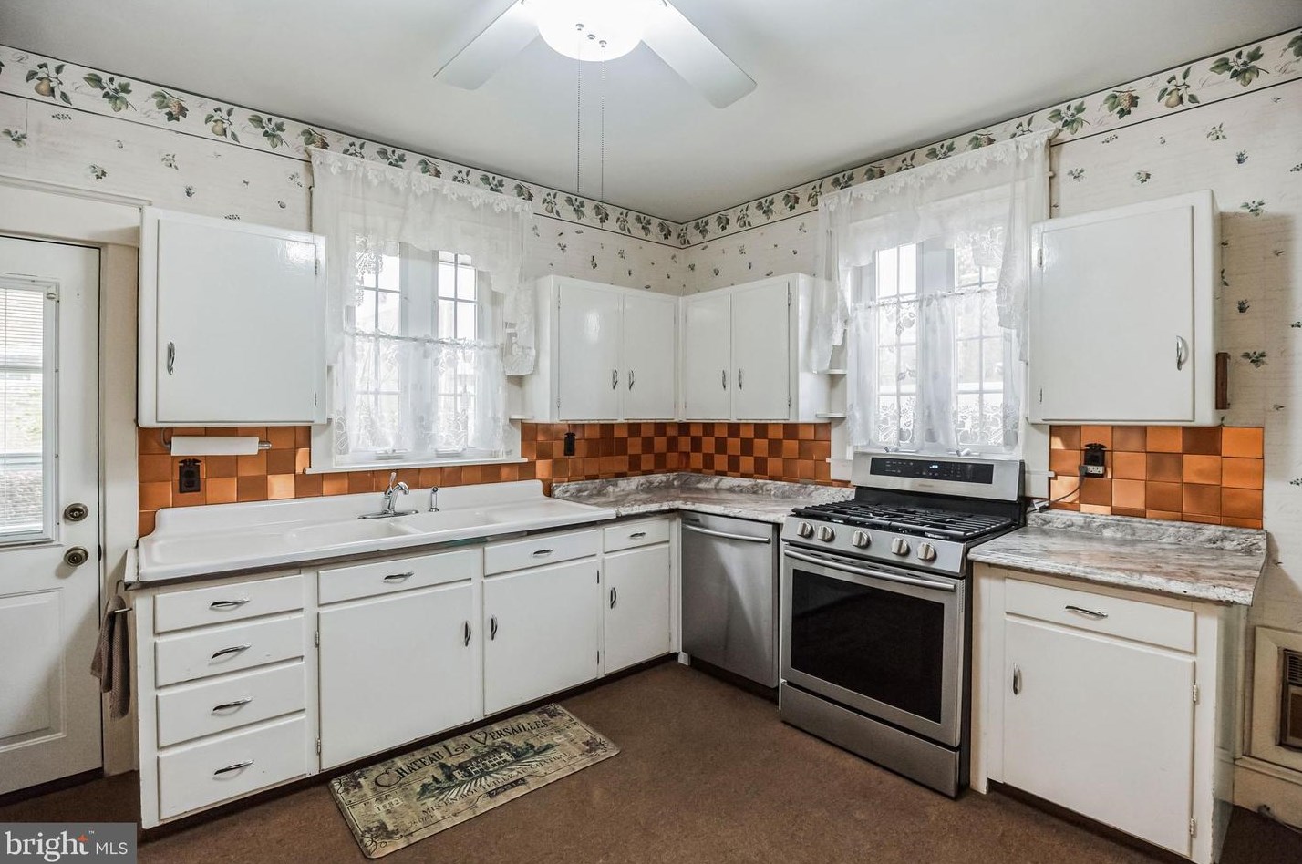 4137 Howell St, Philadelphia PA 19135-3913 exterior