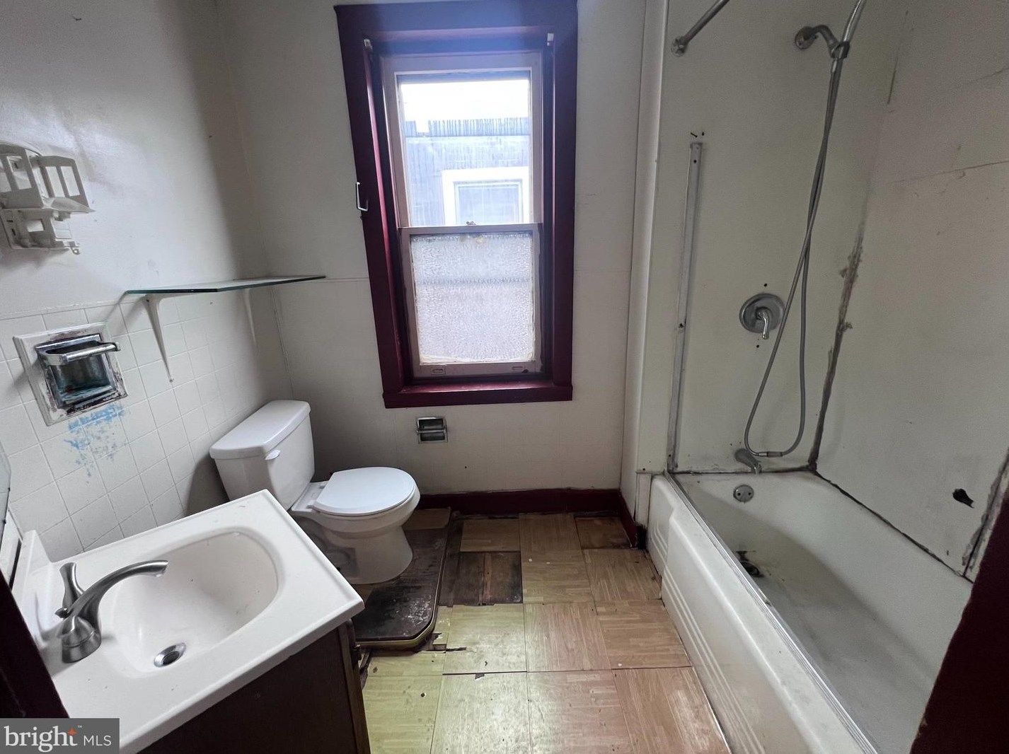 534 Huntingdon St, Philadelphia PA  19133-2618 exterior