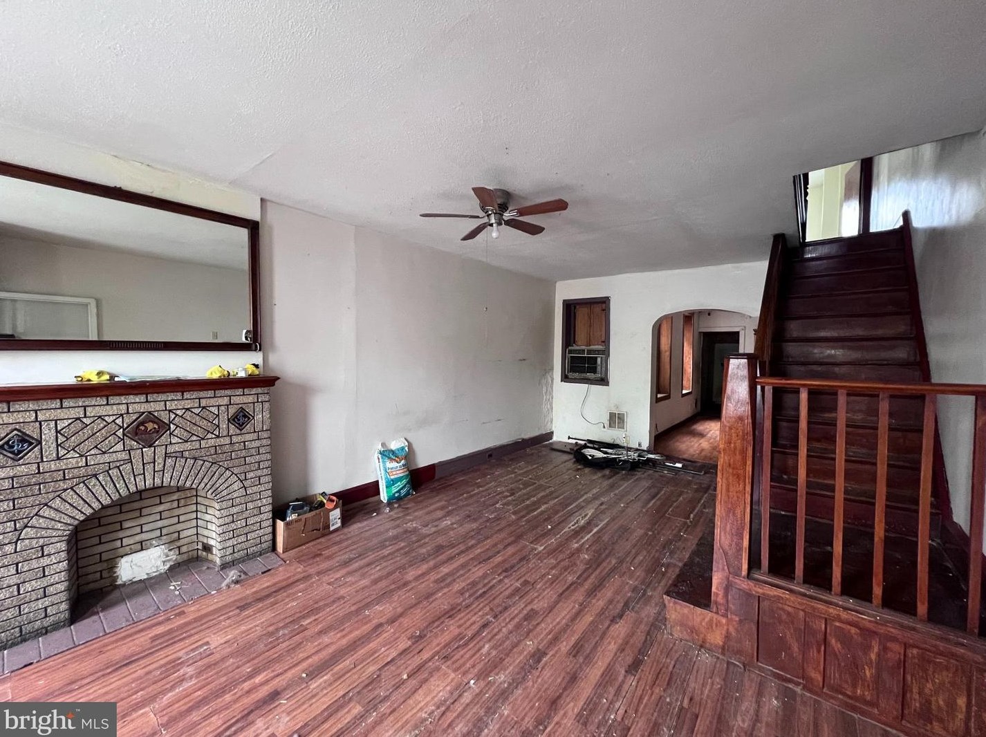 534 Huntingdon St, Philadelphia, PA 19133-2618