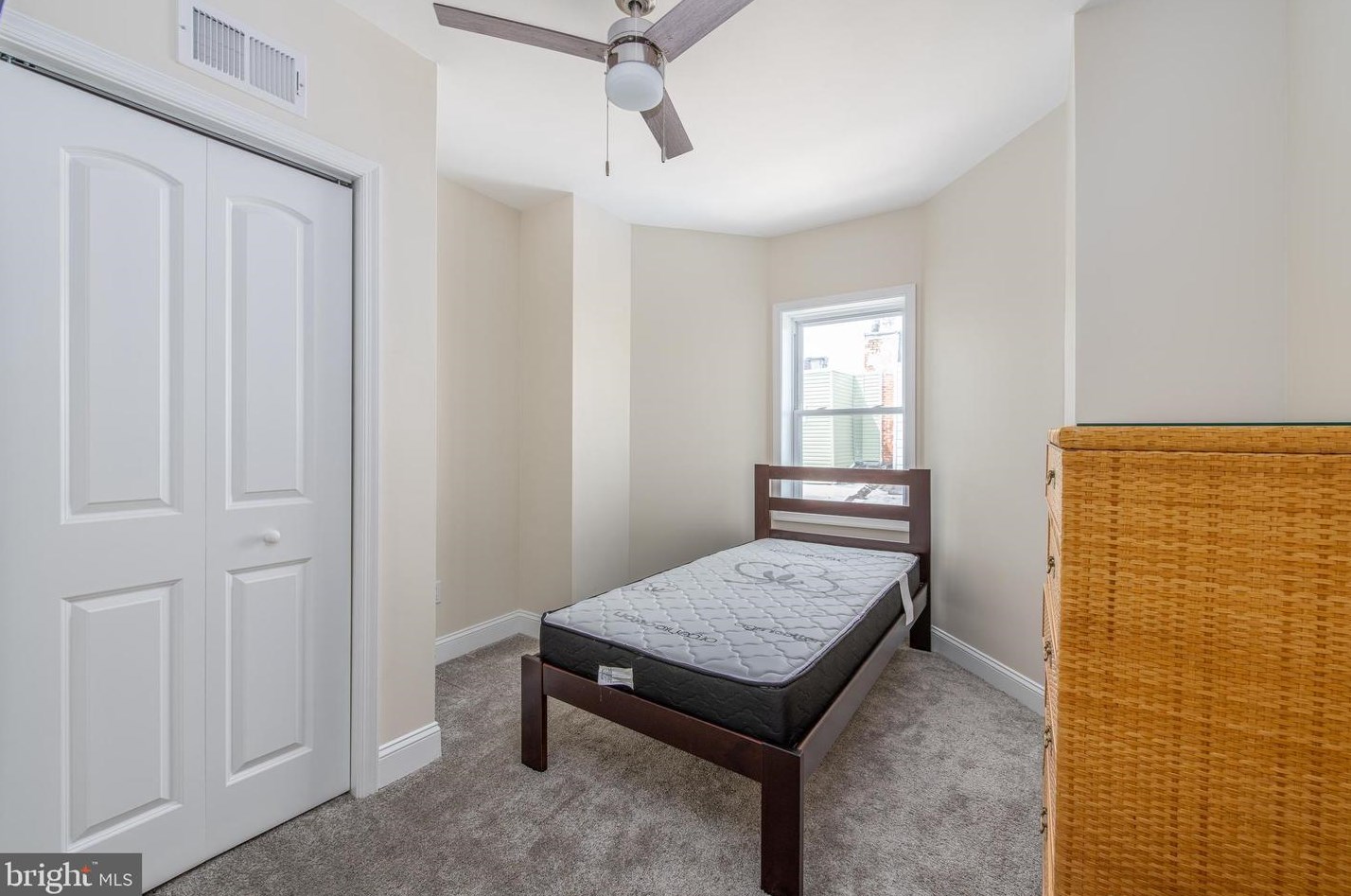427 Ritner St, Philadelphia PA  19148-3924 exterior