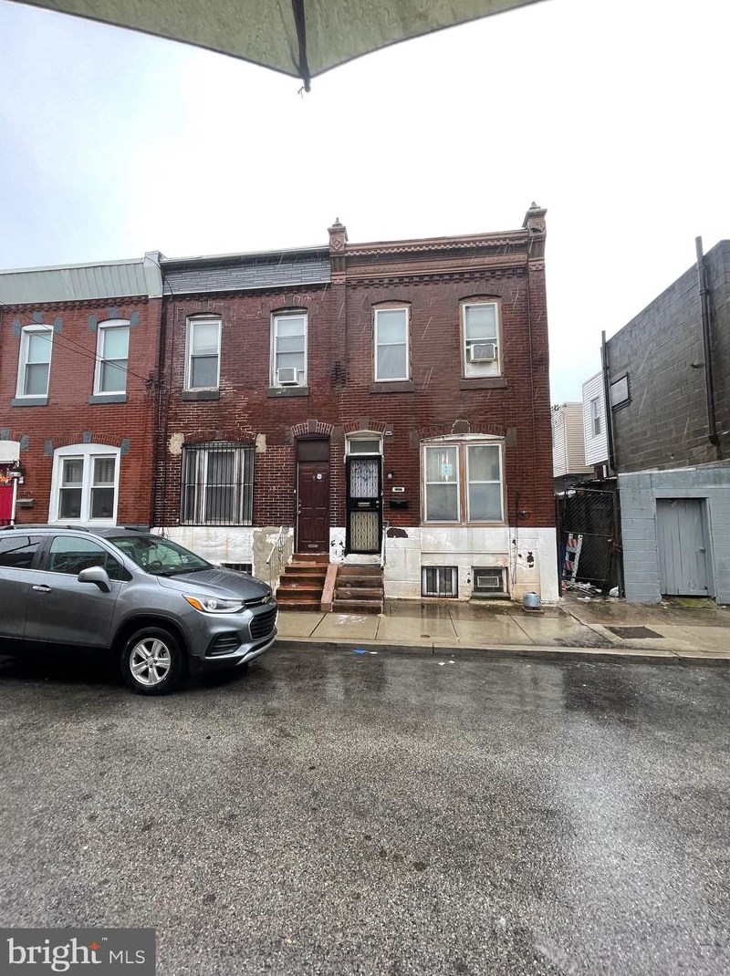 1944 Dudley St, Philadelphia, PA 19145-2815