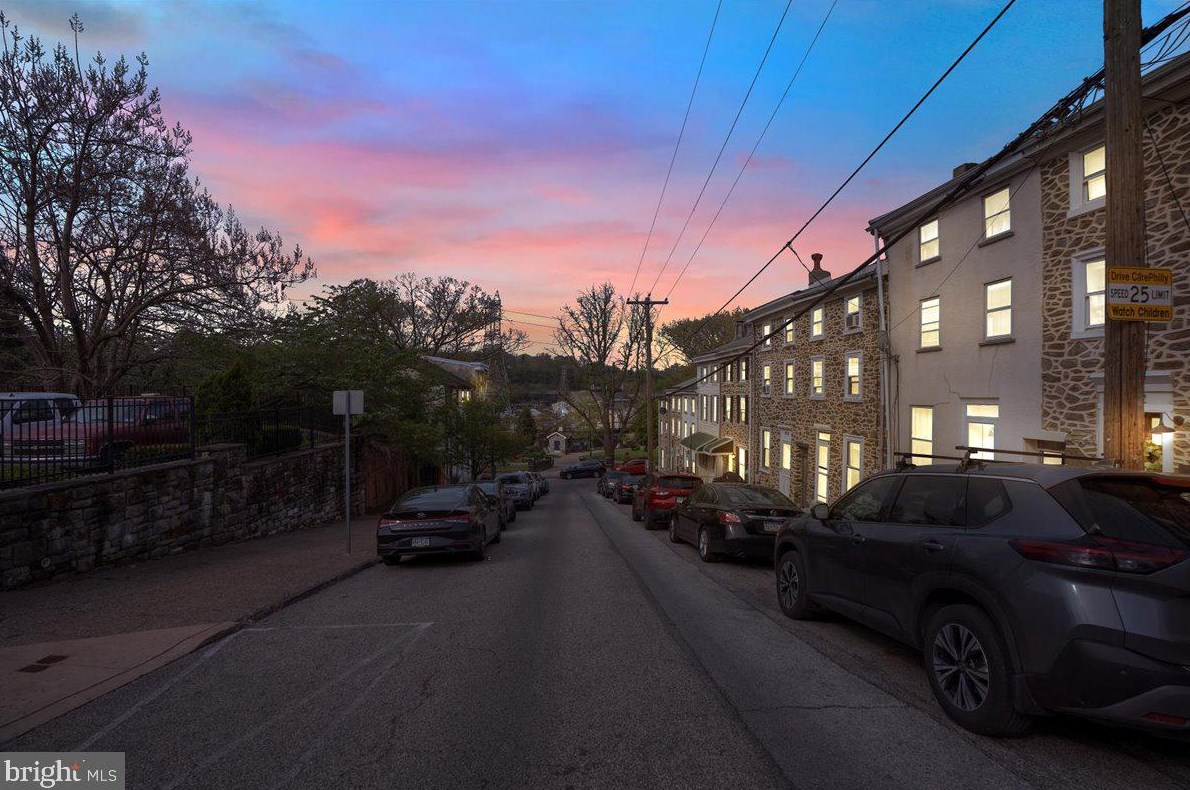 158 Roxborough Ave, Philadelphia, PA 19127-1514