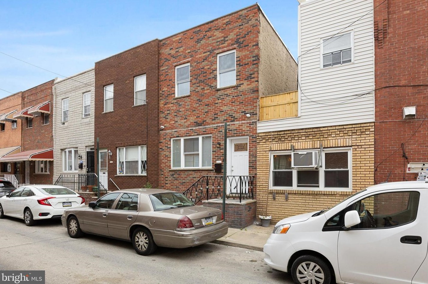 2445 Rosewood St, Philadelphia, PA 19145-4429