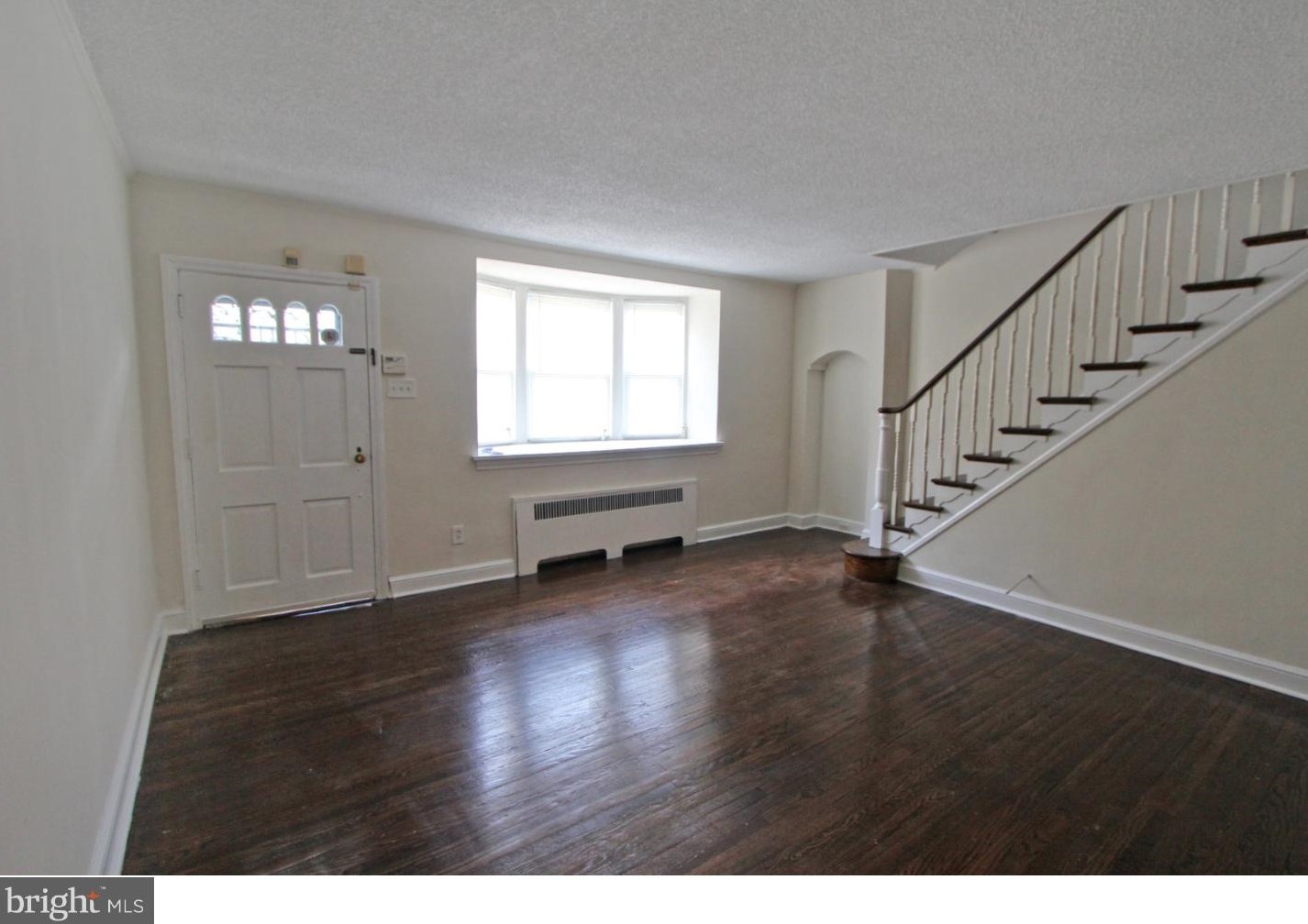 350 Vernon Rd, Philadelphia PA  19119-1948 exterior