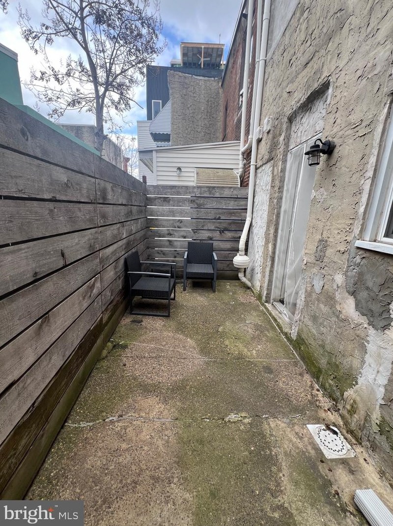 2026 Waterloo St, Philadelphia, PA 19122-1716