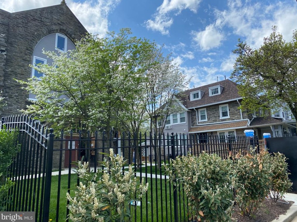 6400 Haverford Ave, Philadelphia PA  19151-4025 exterior