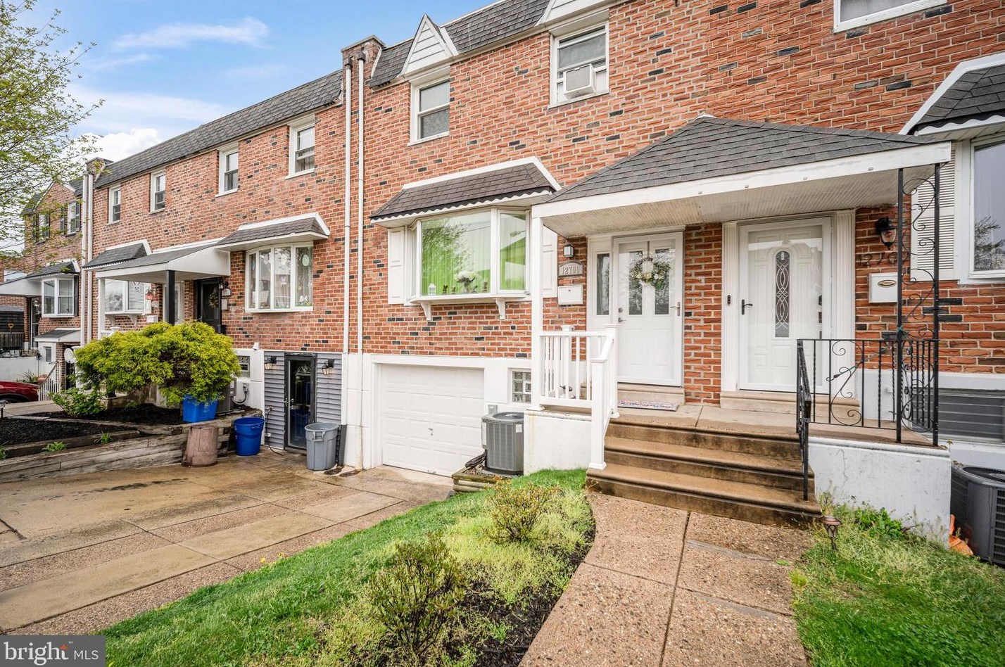 12709 Hollins Rd, Philadelphia, PA 19154-2016