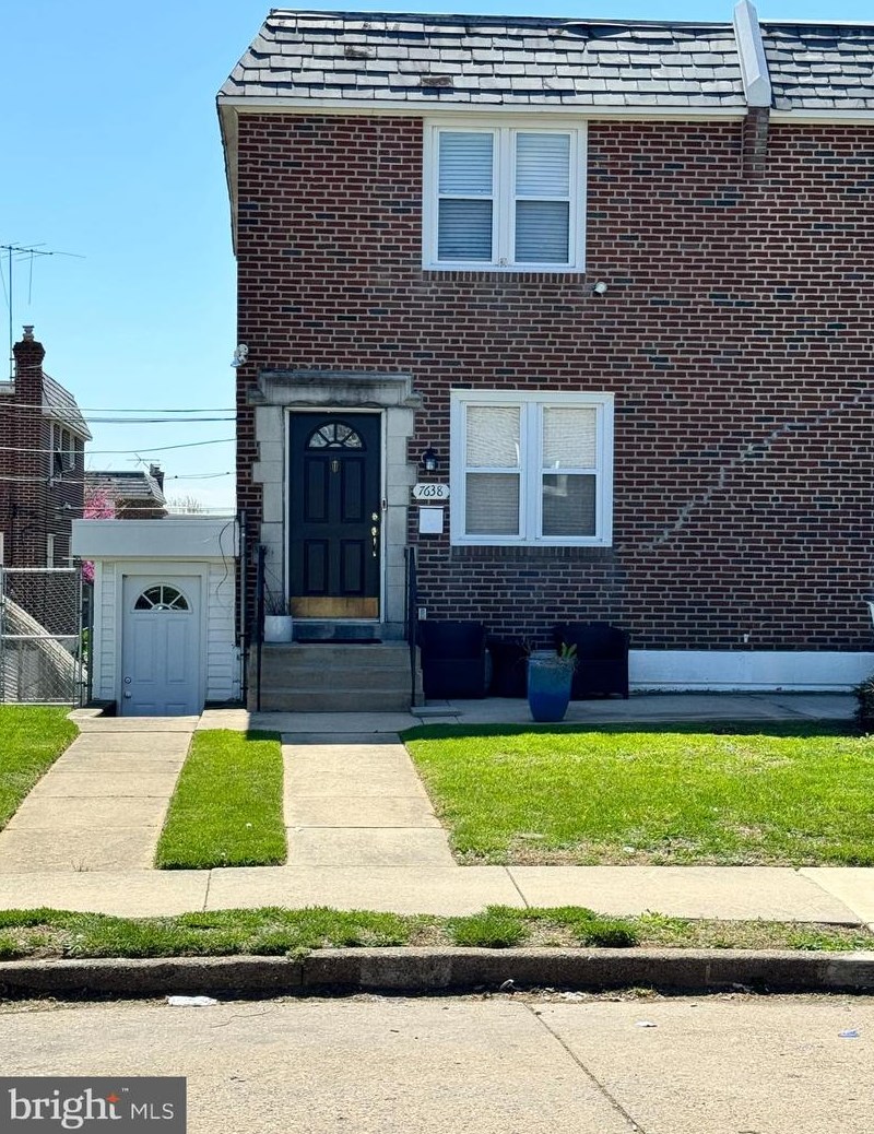 7638 Sherwood Rd, Philadelphia, PA 19151-2020