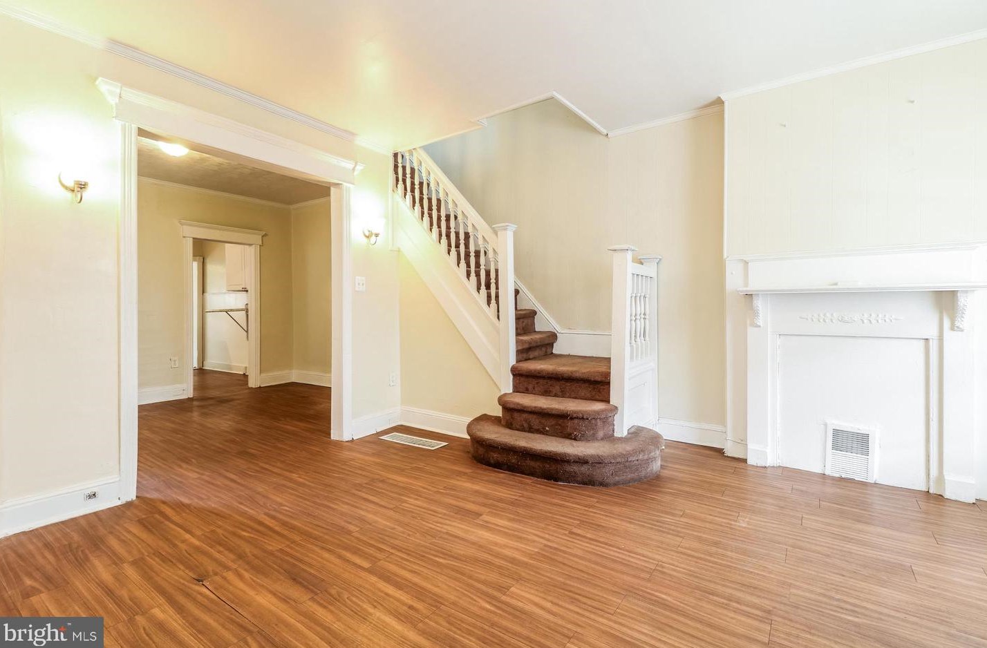 910 Alden St, Philadelphia, PA 19143-2716