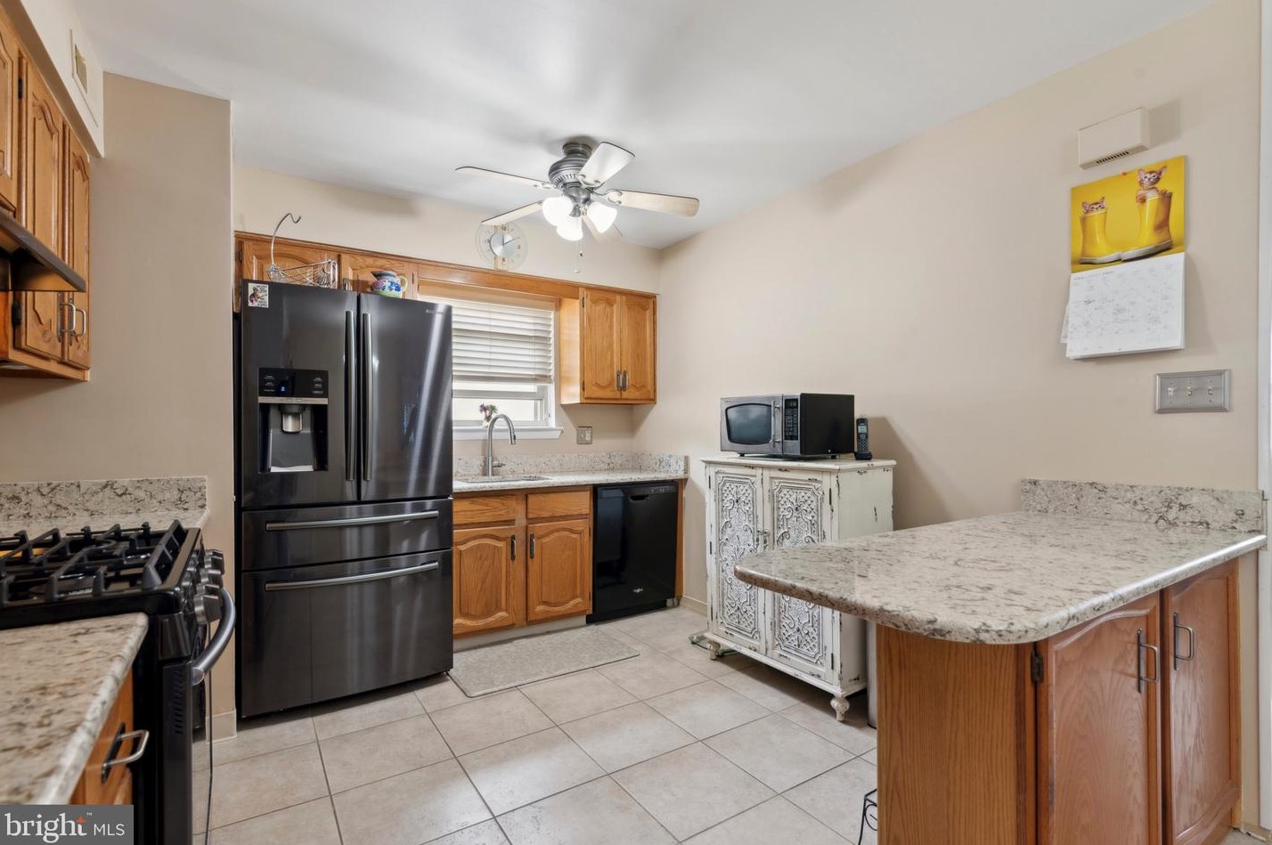 9109 Diplomat Pl, Philadelphia, PA 19115-4638