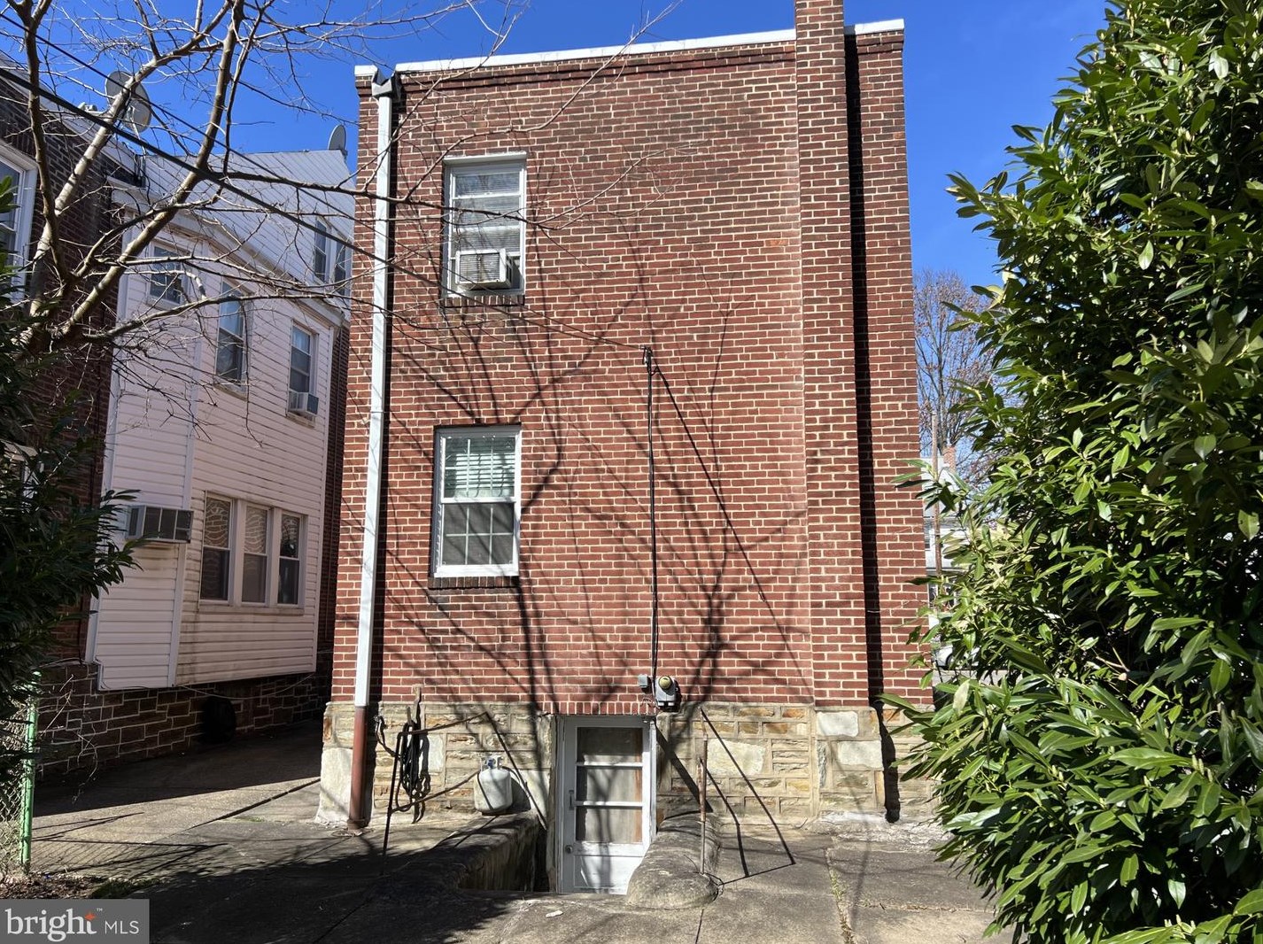 7215 Montour St, Philadelphia, PA 19111-4016