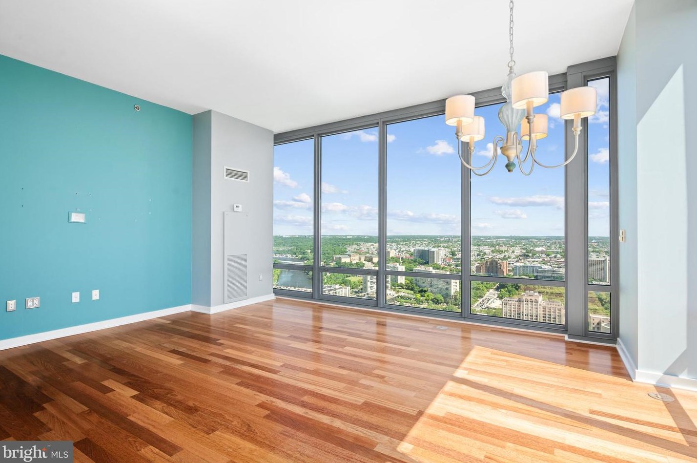 2101 Market St #4106, Philadelphia, PA 19103