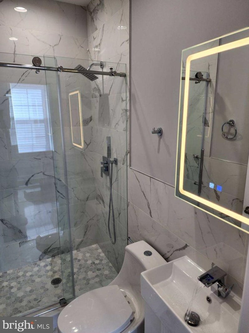 1345 32nd St, Philadelphia PA 19121-0044 exterior