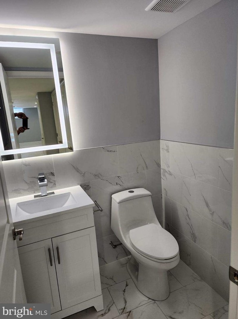 1345 32nd St, Philadelphia PA 19121-0044 exterior