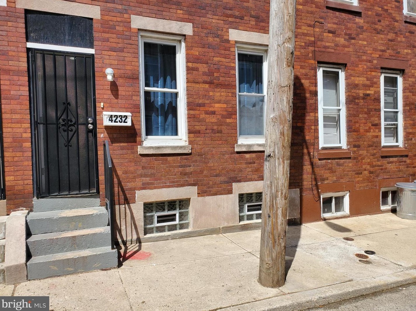 4232 Hicks St, Philadelphia, PA 19140-1916