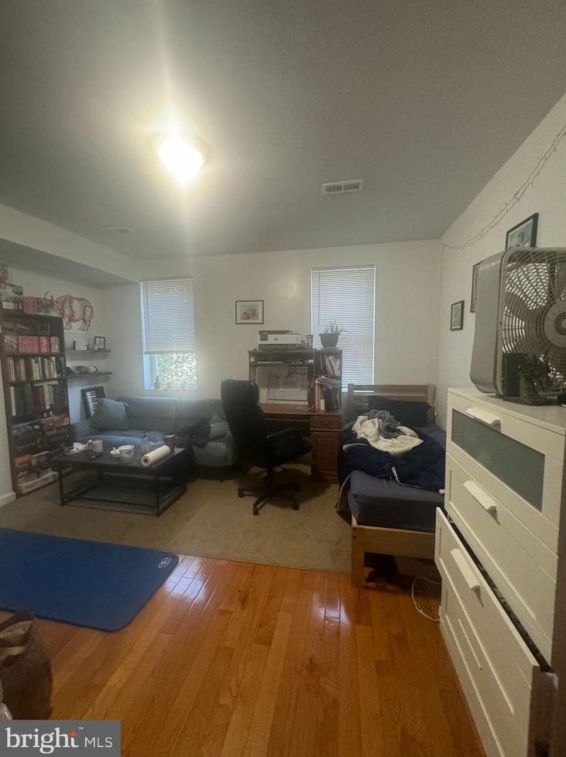 436 38th St, Philadelphia, PA 19104-2303