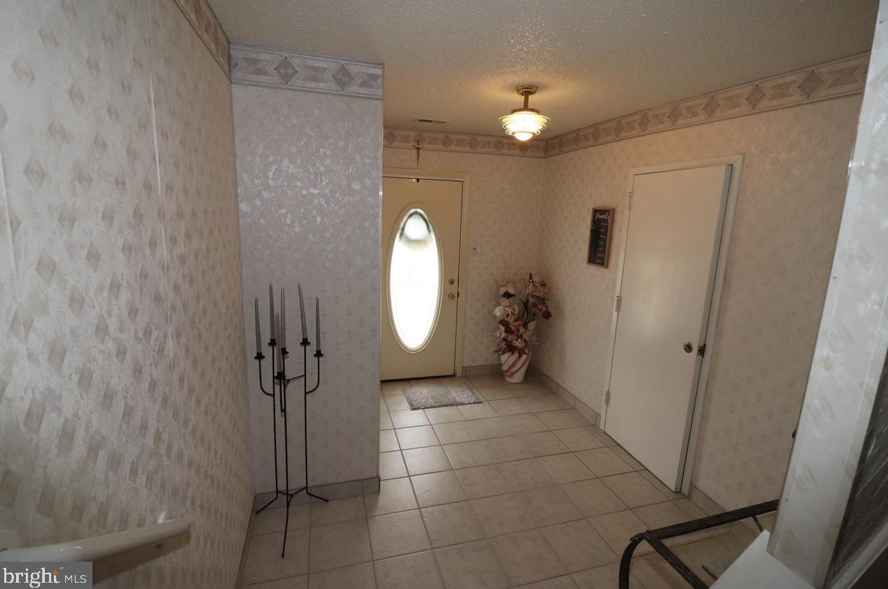 9130 Diplomat Pl, Philadelphia, PA 19115-4638