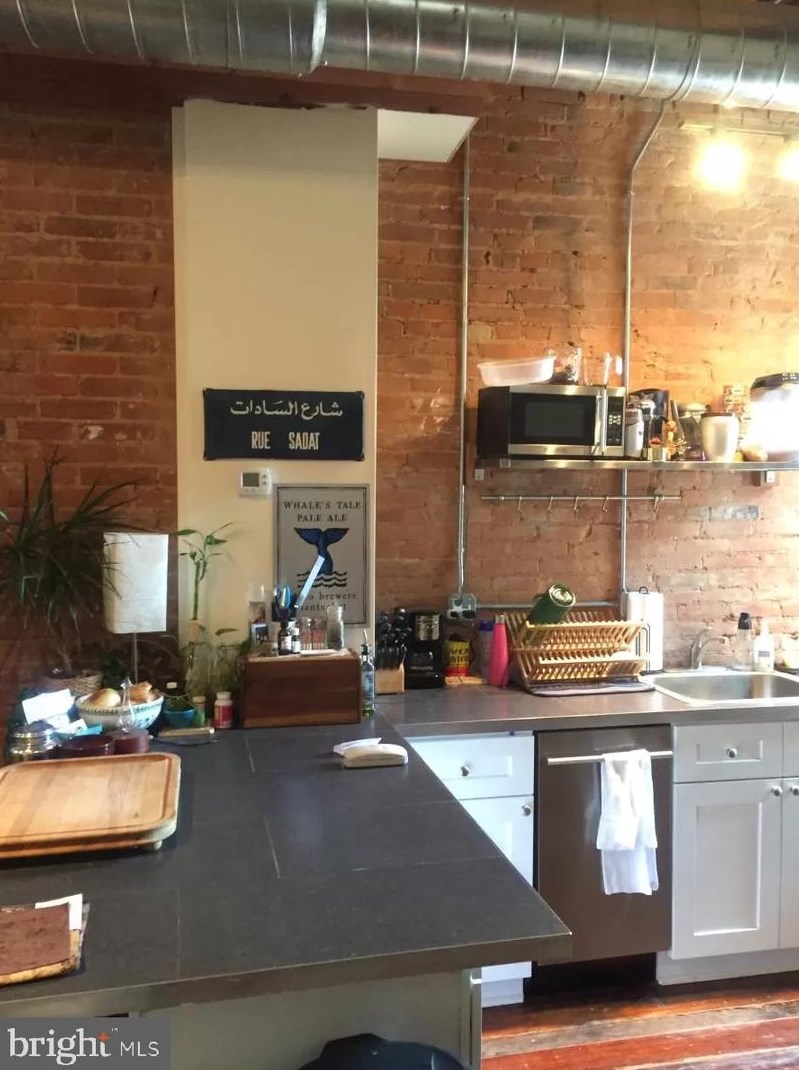 2113 Howard St, Philadelphia PA  19148-3333 exterior
