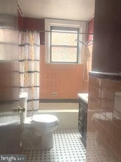 7519 Dicks Ave, Philadelphia PA 19153-1815 exterior