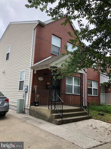 1214 Ogden St, Philadelphia, PA 19123-1812