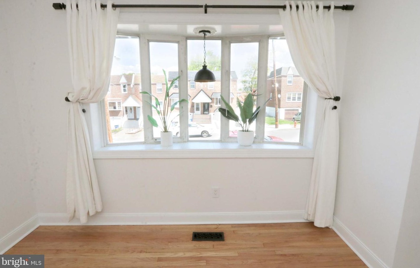 3714 Bellaire Rd, Philadelphia PA  19154-3011 exterior