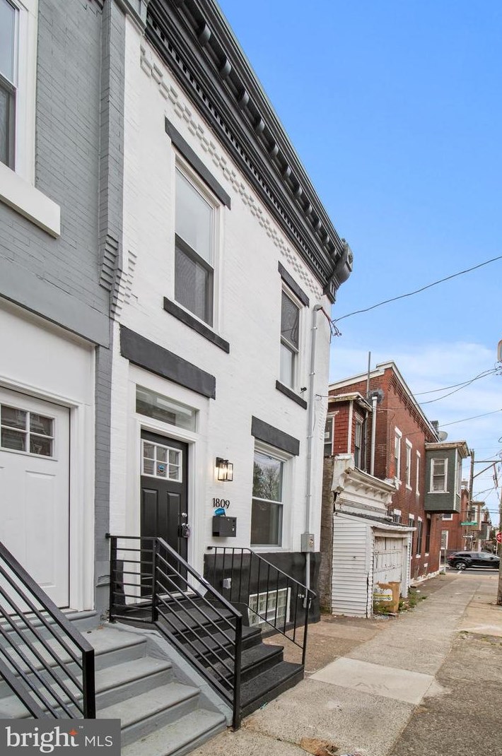 1809 28th St, Philadelphia, PA 19145-1701