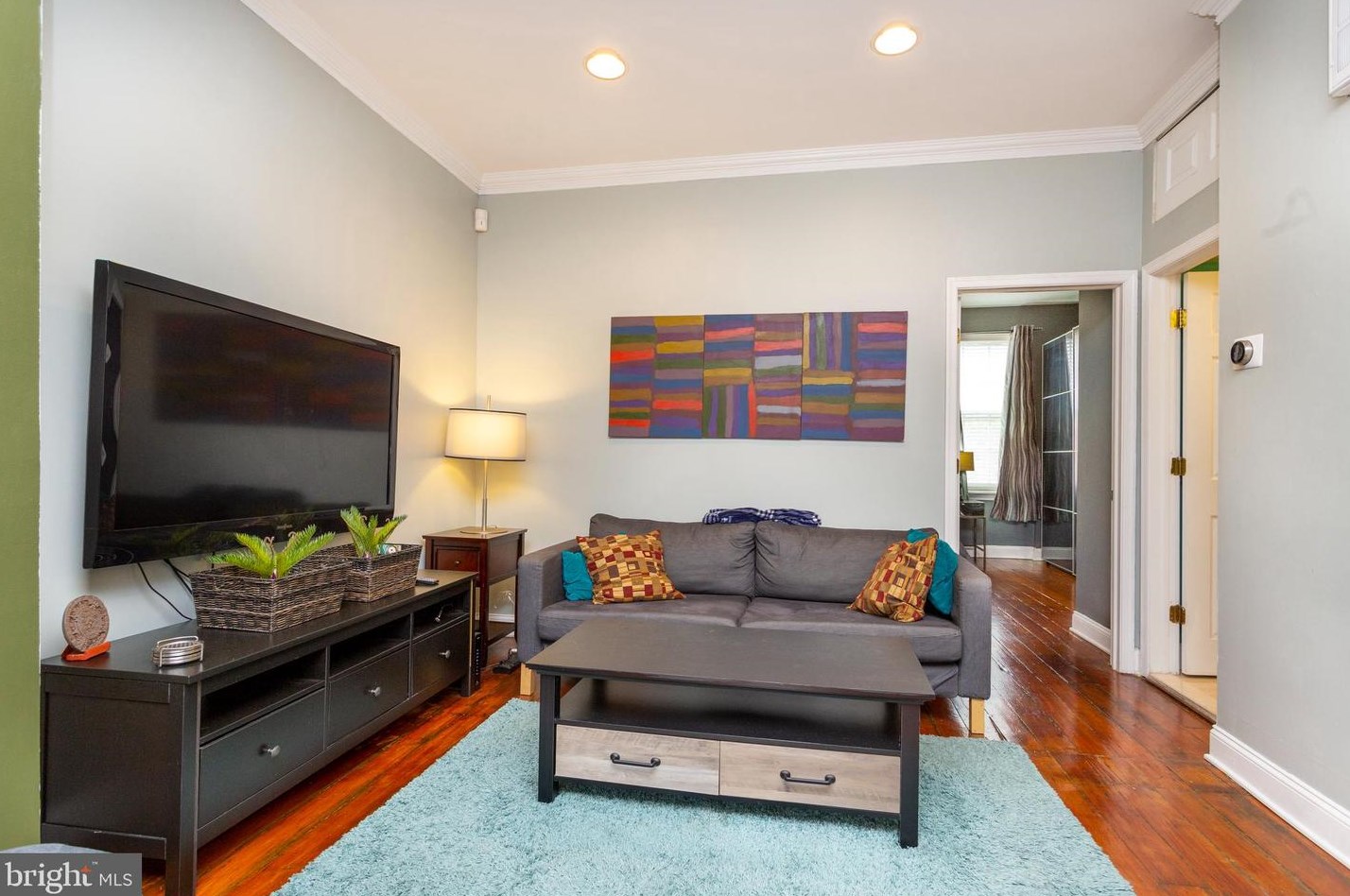 337 S 12th St #3a, Philadelphia, PA 19107