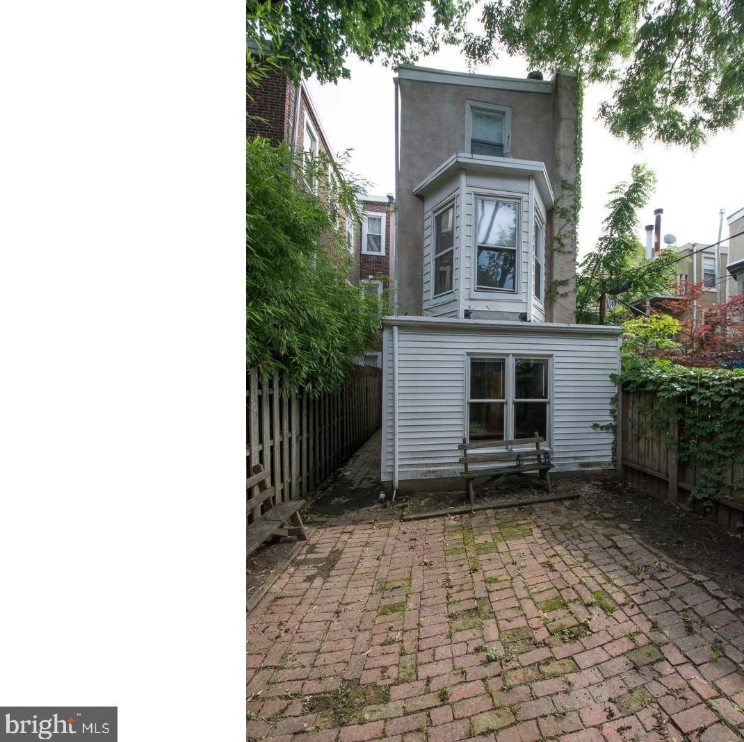 2051 Cherry St, Philadelphia PA  19103-1147 exterior
