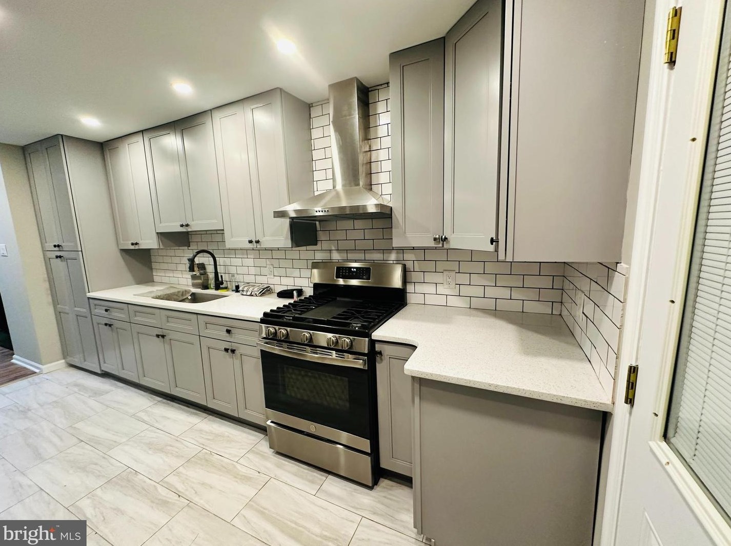 2758 Plum St, Philadelphia PA  19137-1606 exterior