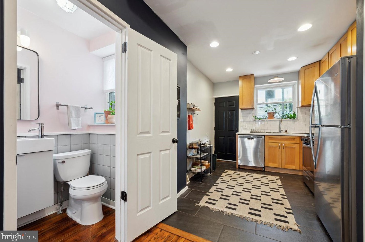 1820 Mcclellan St, Philadelphia PA 19145-2111 exterior