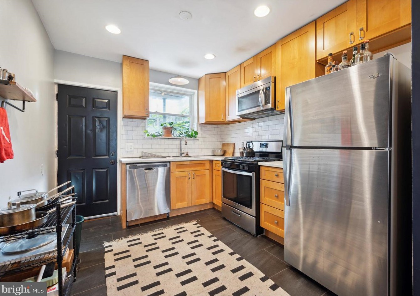 1820 Mcclellan St, Philadelphia PA 19145-2111 exterior