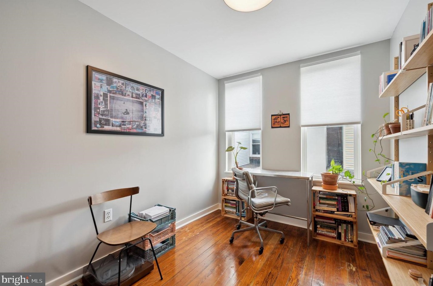 1820 Mcclellan St, Philadelphia PA 19145-2111 exterior