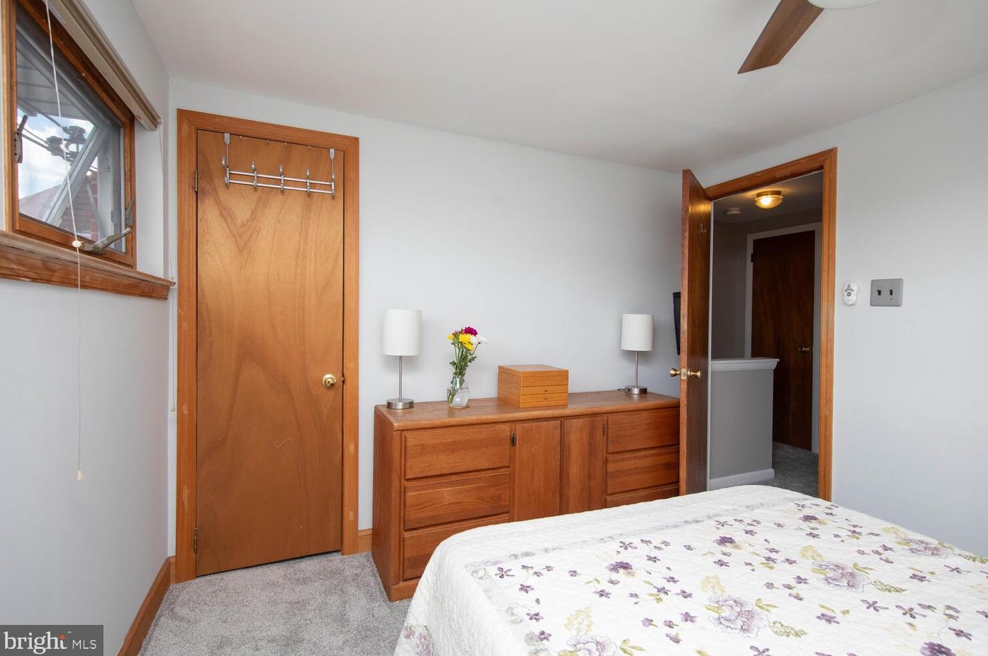 3606 Merrick Rd, Philadelphia PA 19129-1615 exterior