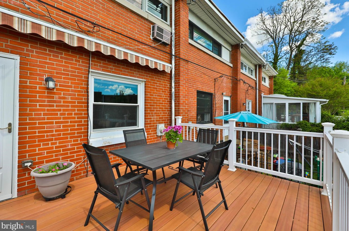 3606 Merrick Rd, Philadelphia PA 19129-1615 exterior