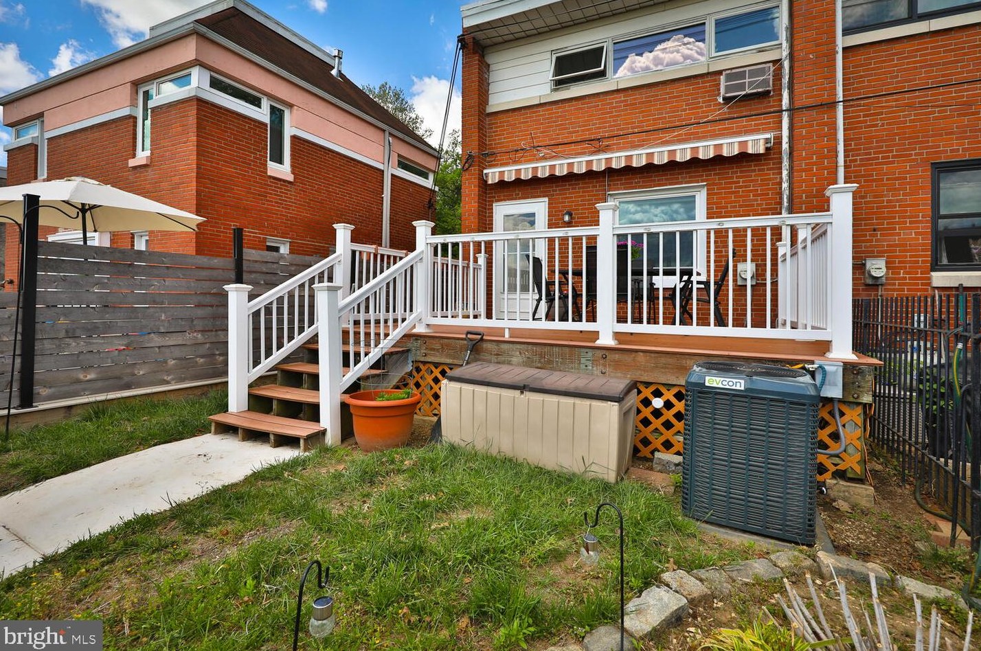 3606 Merrick Rd, Philadelphia PA 19129-1615 exterior