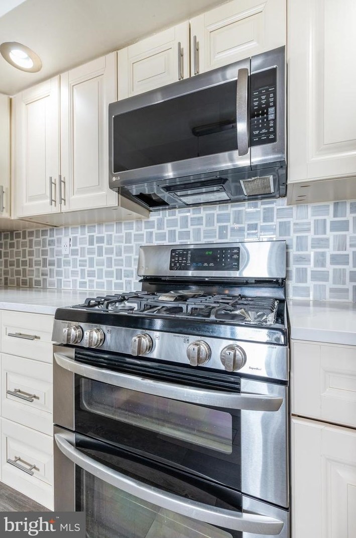 1112 Norwalk Rd, Philadelphia PA 19115-2512 exterior