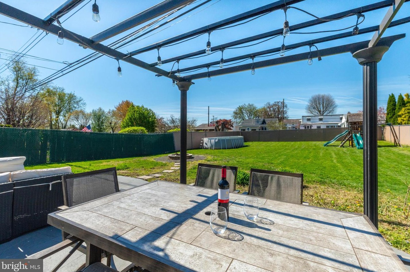 1112 Norwalk Rd, Philadelphia PA 19115-2512 exterior