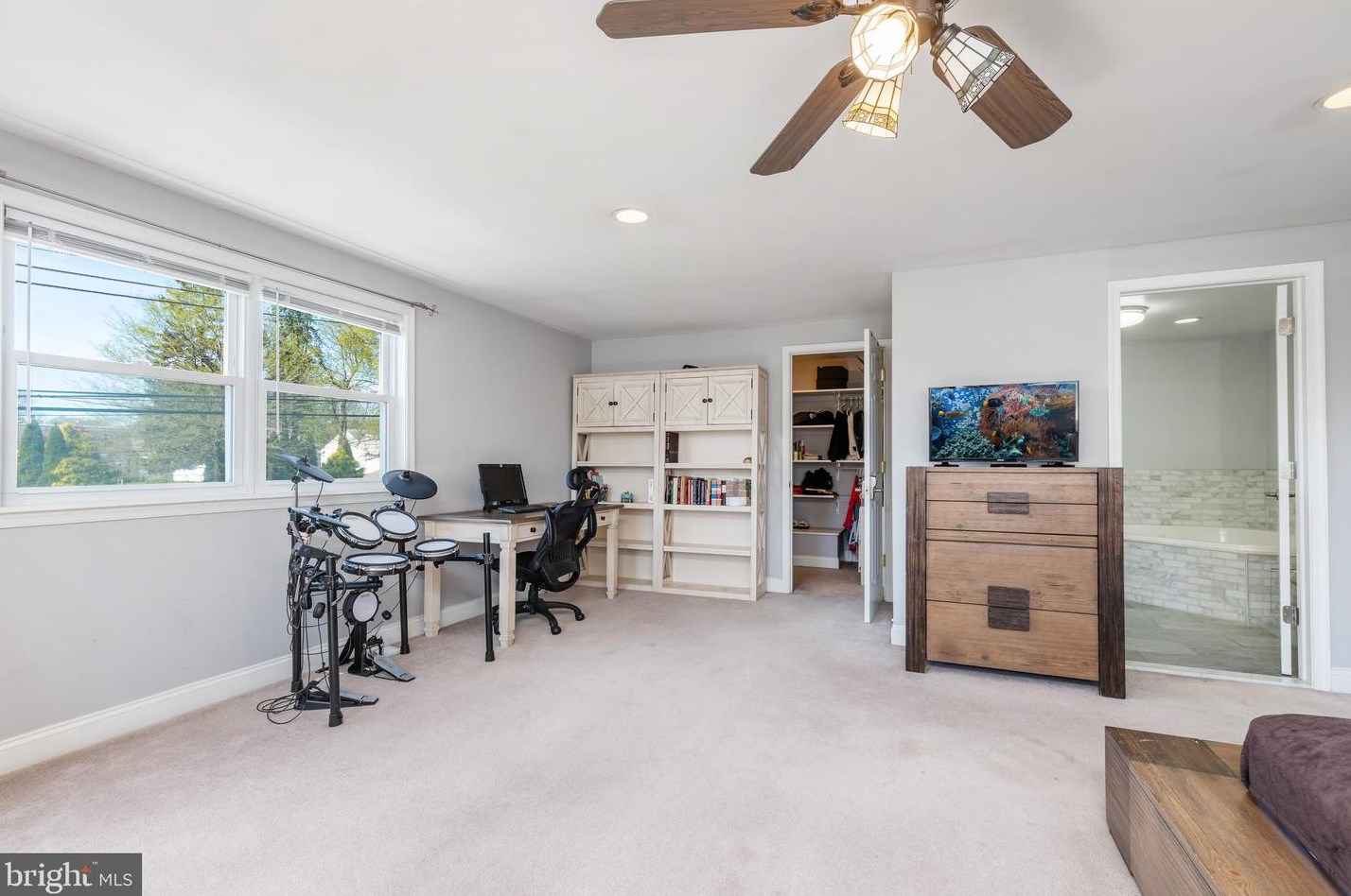 1112 Norwalk Rd, Philadelphia PA 19115-2512 exterior