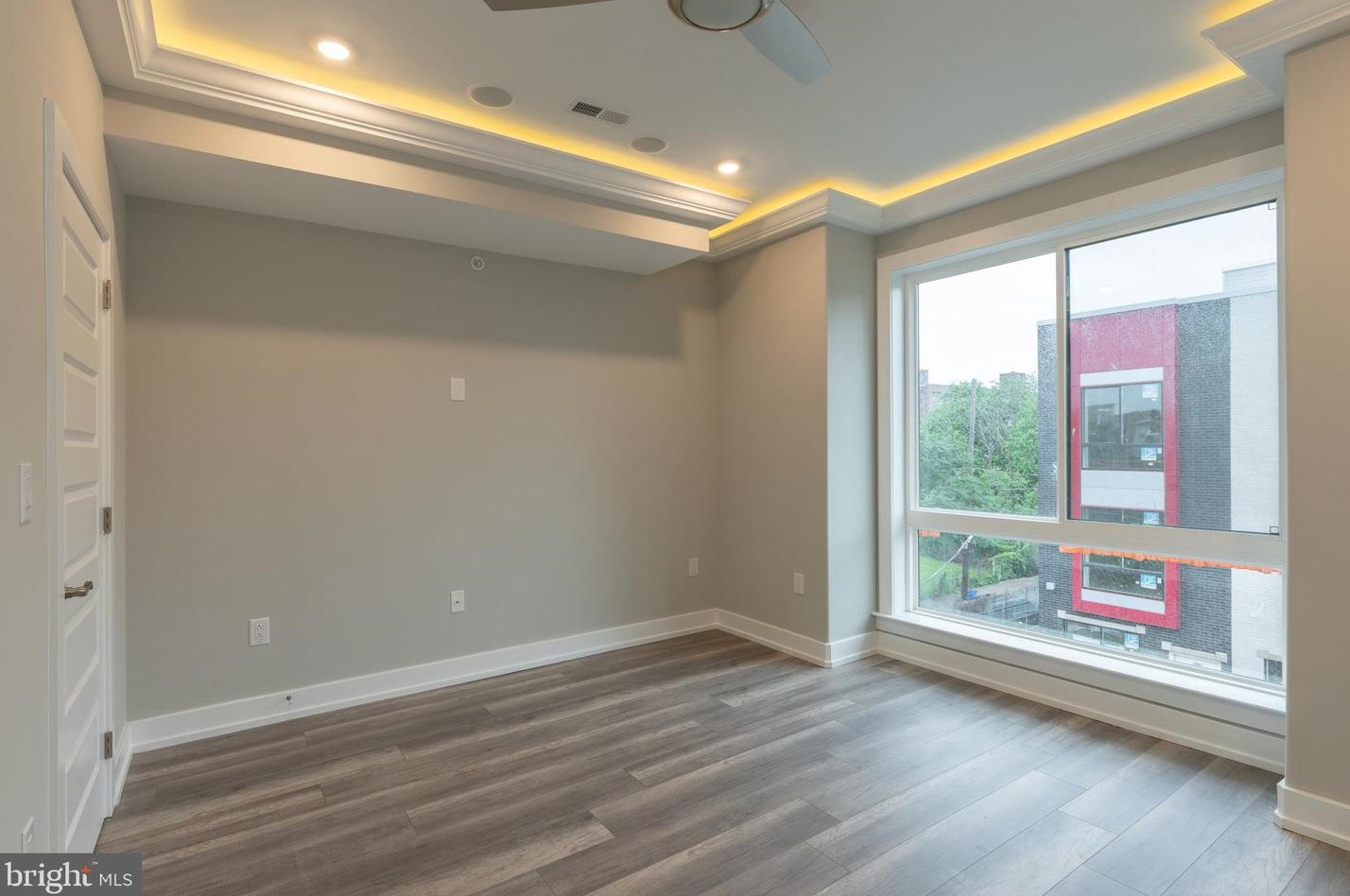 135 Huntingdon St, Philadelphia, PA 19133-3818