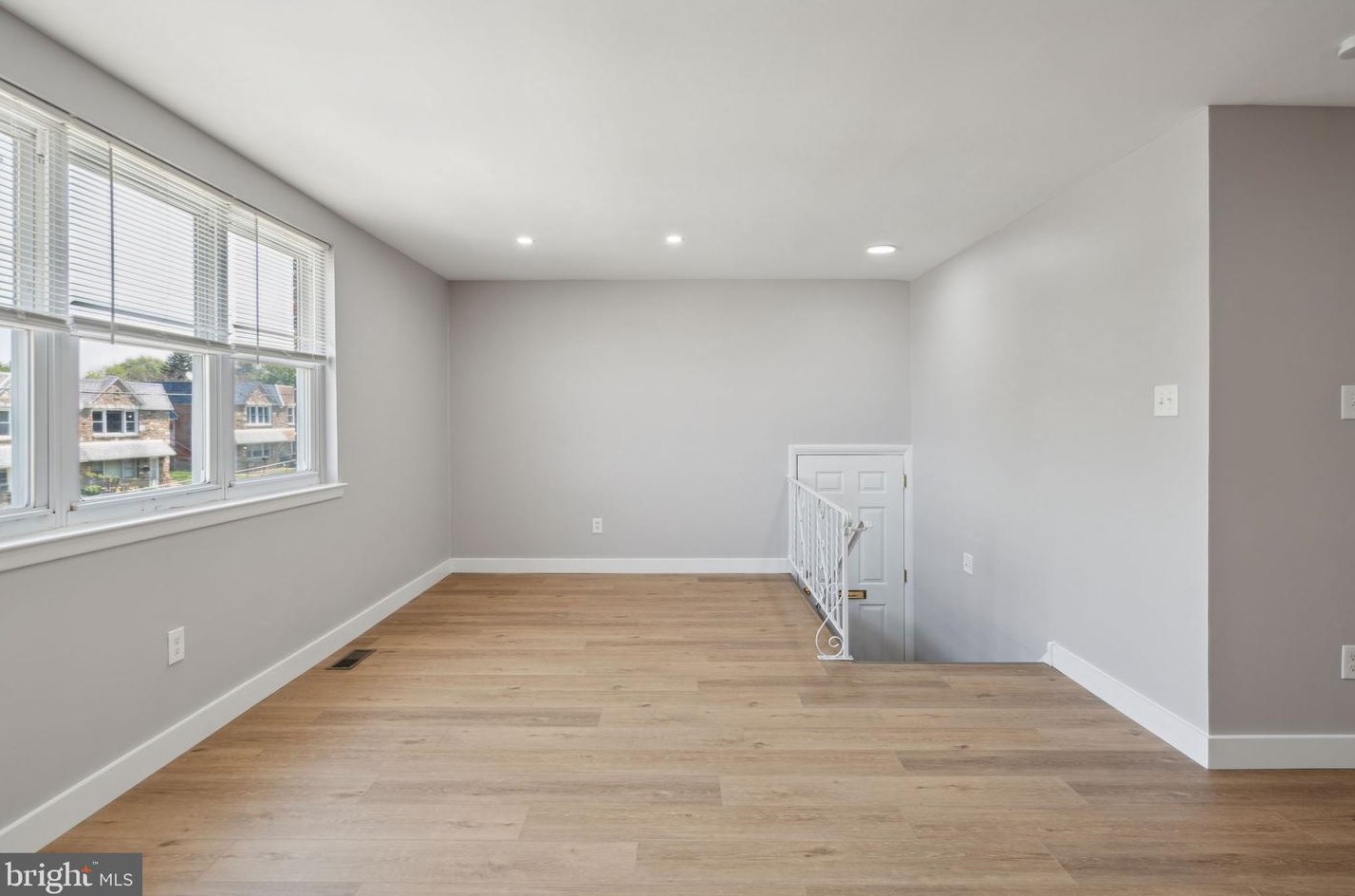 1702 Griffith St, Philadelphia, PA 19111-2904