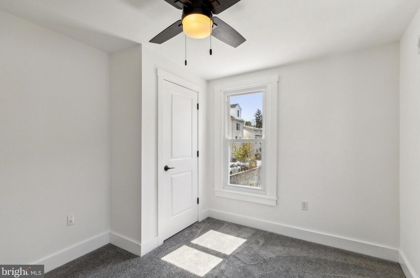 4526 Mitchell St, Philadelphia PA  19128-3318 exterior