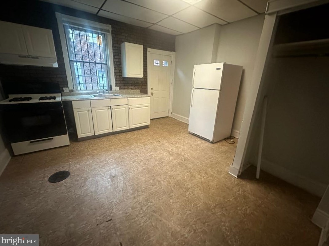 3120 Pennock St, Philadelphia, PA 19132-1238