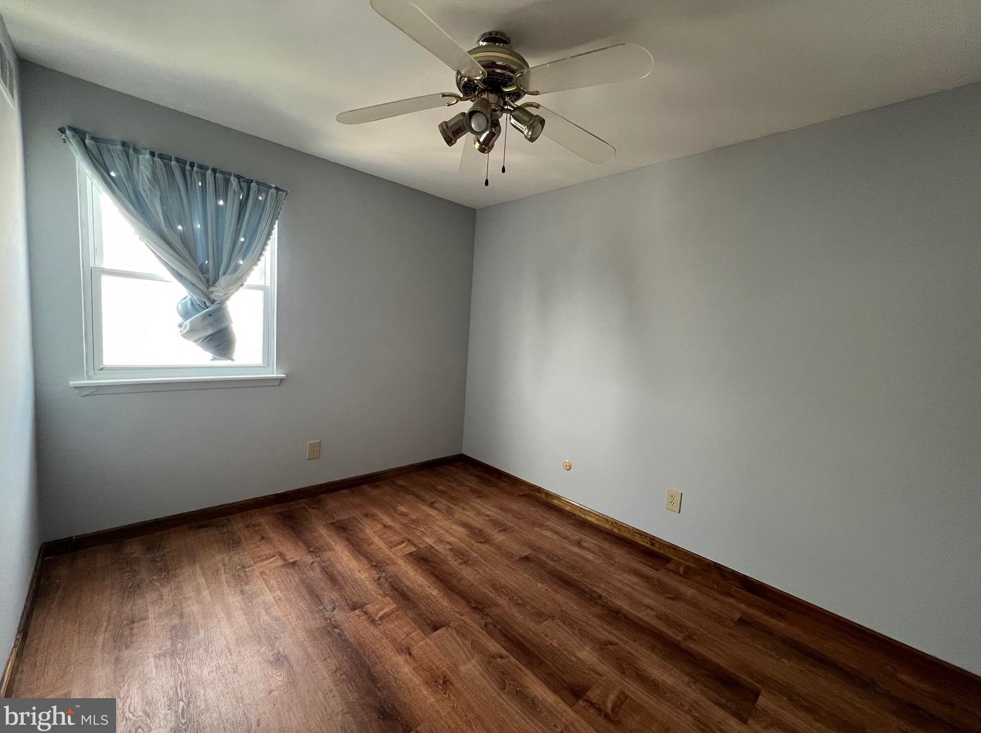 9946 Wingtip Rd, Philadelphia PA 19115-1708 exterior