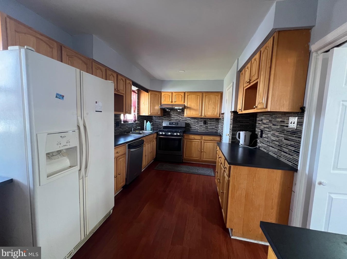 9946 Wingtip Rd, Philadelphia PA 19115-1708 exterior