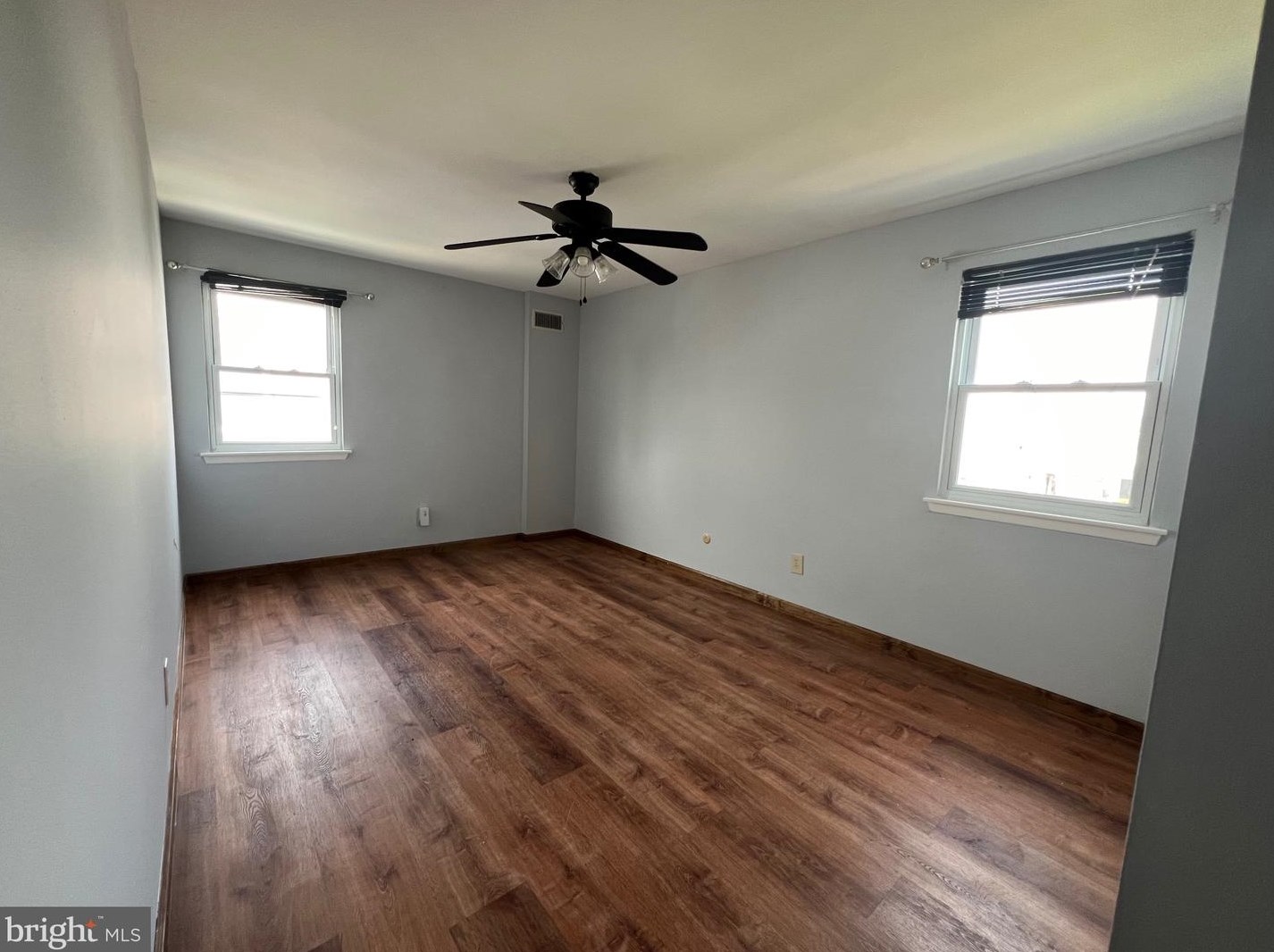 9946 Wingtip Rd, Philadelphia PA 19115-1708 exterior