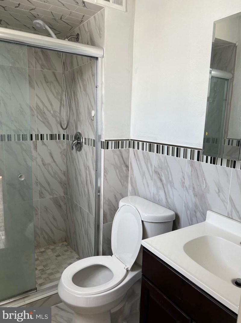 9946 Wingtip Rd, Philadelphia PA 19115-1708 exterior