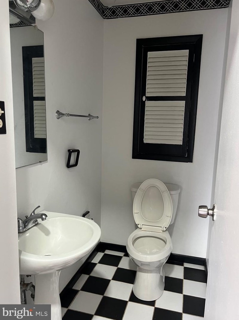 9946 Wingtip Rd, Philadelphia PA 19115-1708 exterior